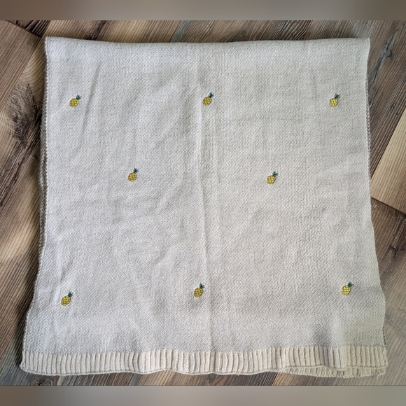 SOONER STATE FRONTIER STRIP Beige Tan Pineapple Fruit Embroidered Scarf - Picture 1 of 7